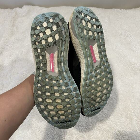 Size 8.5 - adidas UltraBoost DNA Cloud Black 2021 - Picture 4 of 8